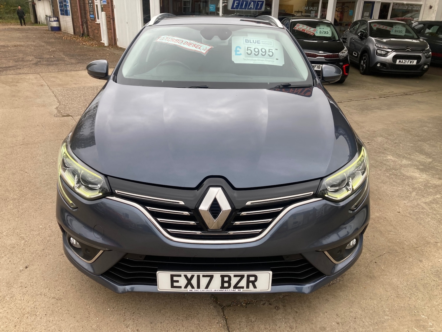 Used Renault Megane 2017 for sale - 76293326: Photo 2