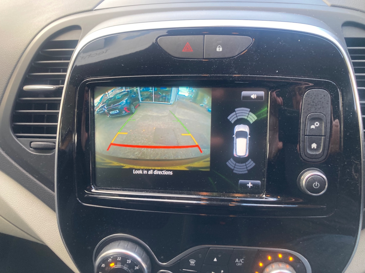 Used Renault Captur 2018 for sale - 76366309: Photo 14