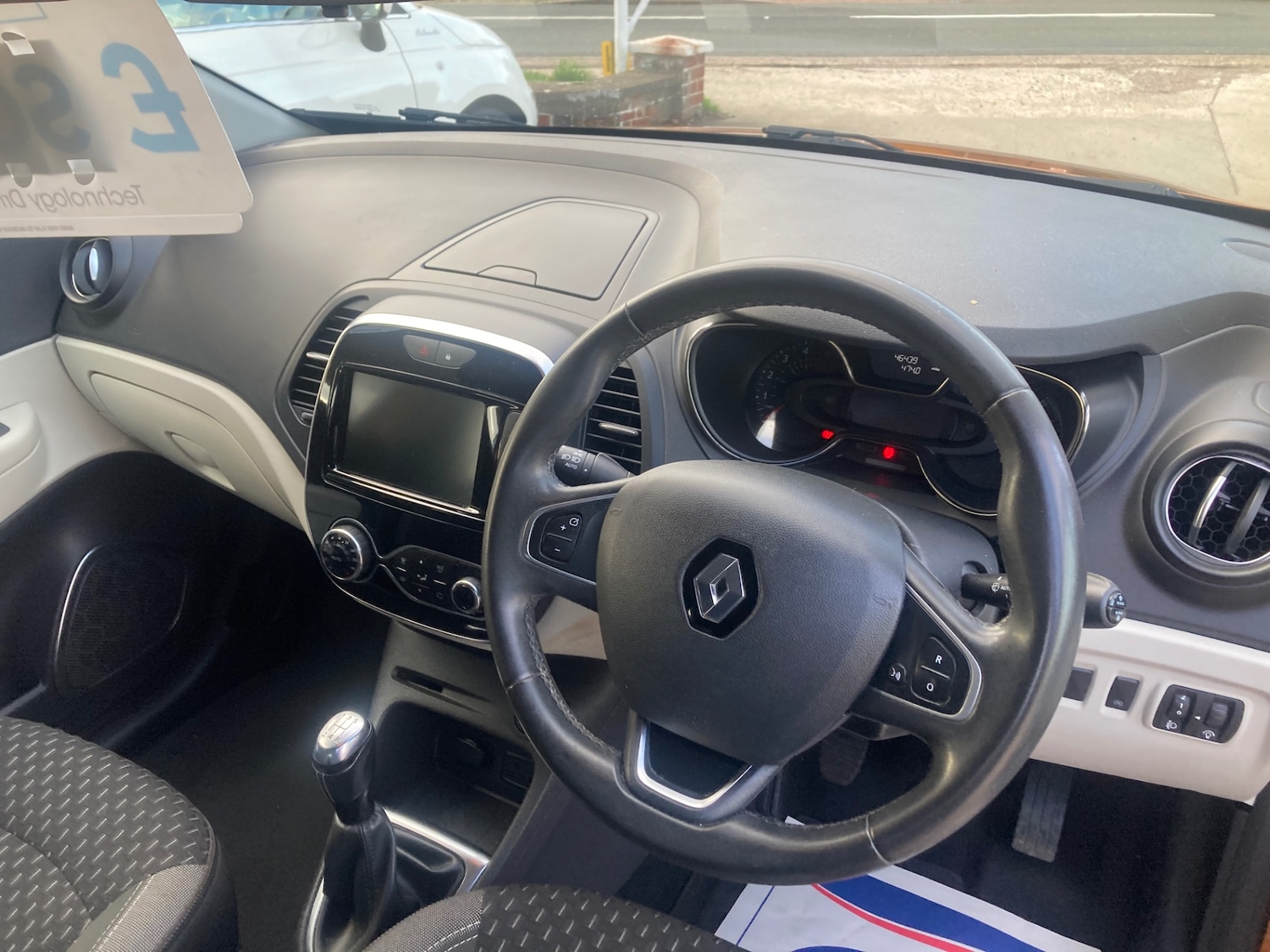 Used Renault Captur 2018 for sale - 76366309: Photo 8