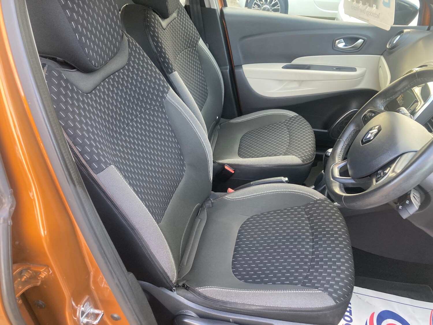 Used Renault Captur 2018 for sale - 76366309: Photo 9