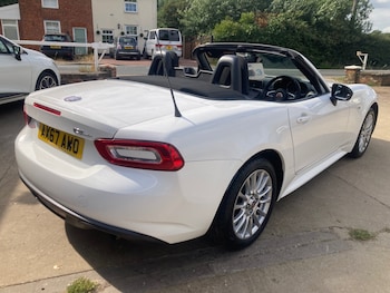 Used Fiat 124 Spider 2017 for sale - 75229988: Photo