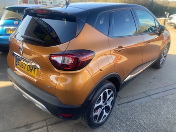 Used Renault Captur 2017 for sale - 77429311: Photo
