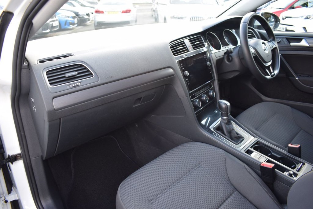 Used Volkswagen Golf 2018 for sale - 77692744: Photo 16
