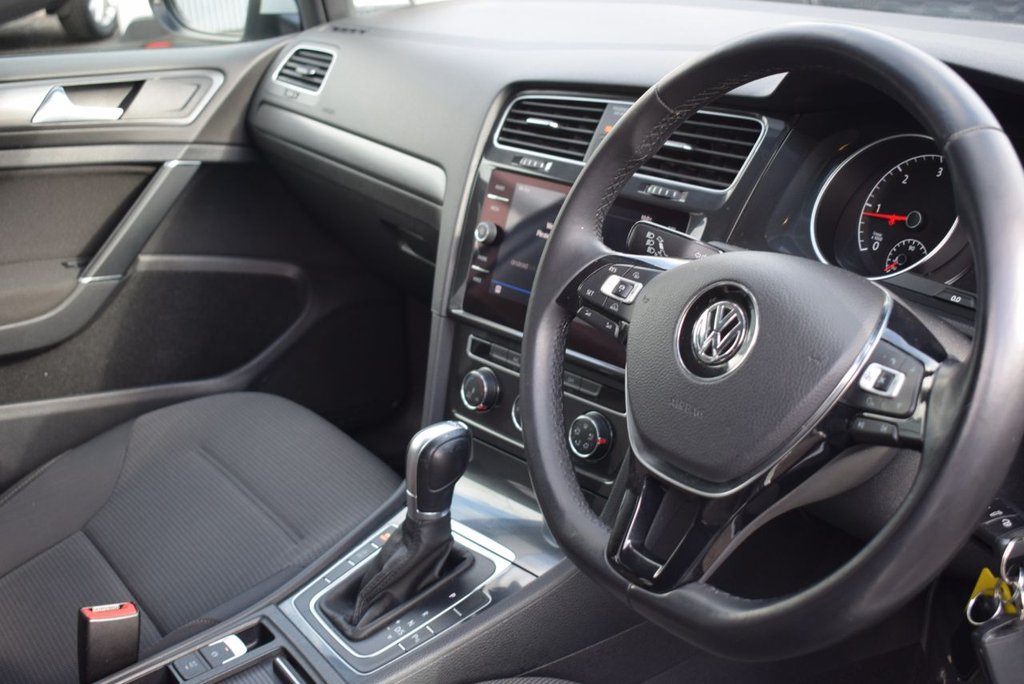 Used Volkswagen Golf 2018 for sale - 77692744: Photo 26