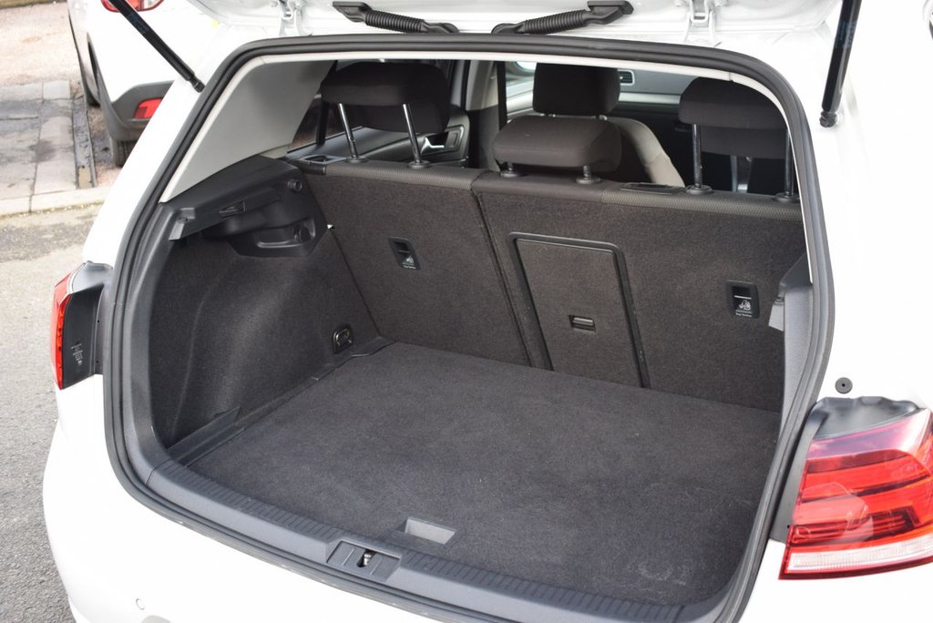 Used Volkswagen Golf 2018 for sale - 77692744: Photo 29