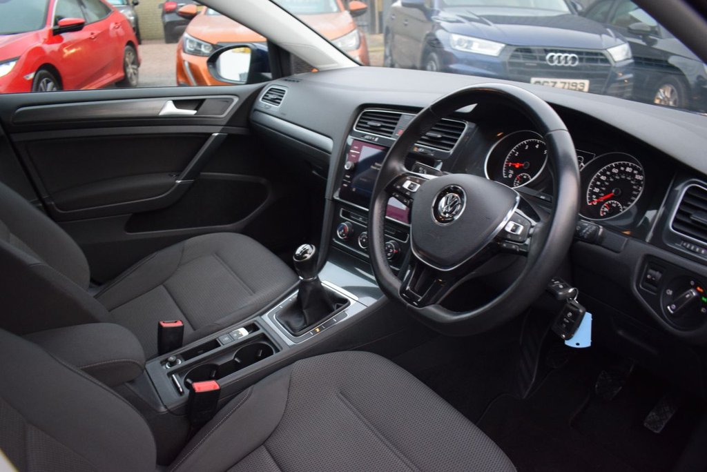 Used Volkswagen Golf 2017 for sale - 77153829: Photo 23