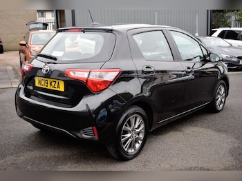 Used Toyota Yaris 2019 for sale - 76950327: Photo