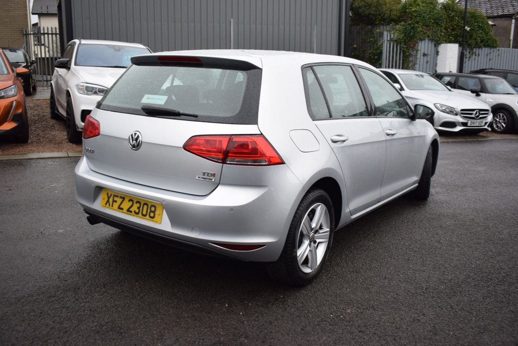 Used Volkswagen Golf 2015 for sale - 77121858: Photo 2