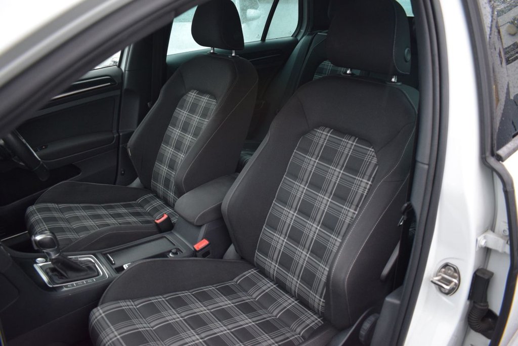 Used Volkswagen Golf 2017 for sale - 77764954: Photo 15