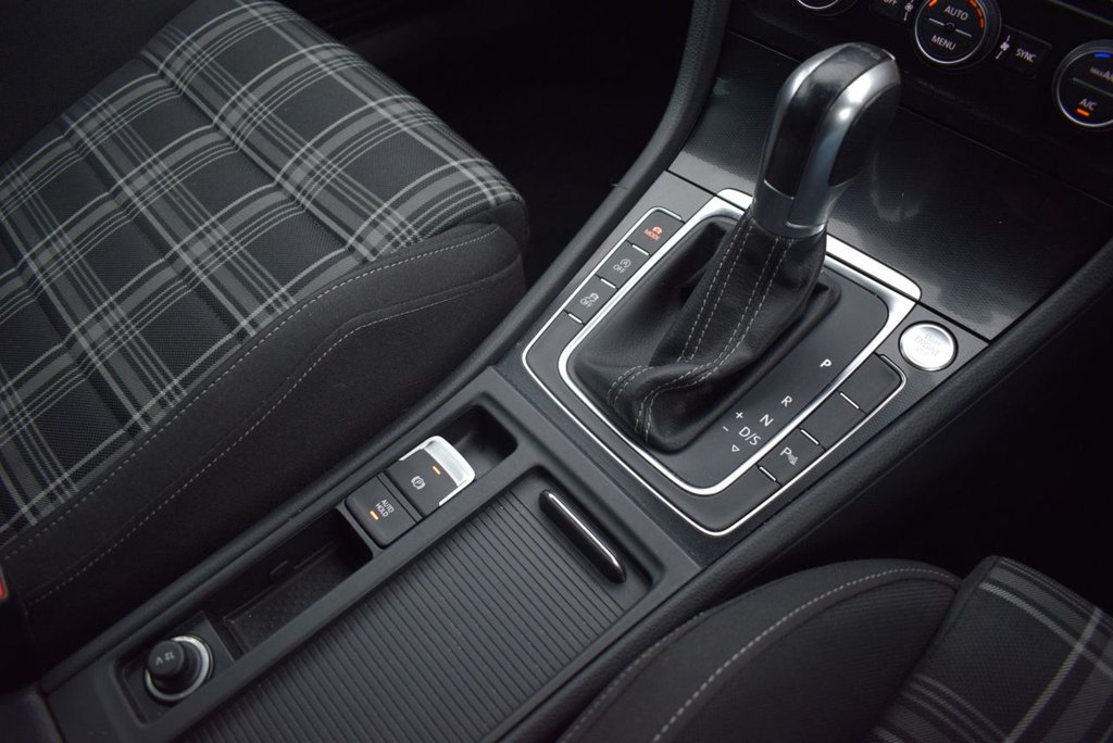 Used Volkswagen Golf 2017 for sale - 77764954: Photo 19