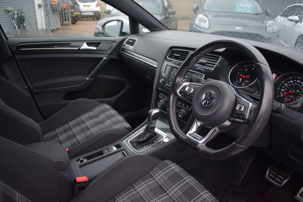 Used Volkswagen Golf 2017 for sale - 77764954: Photo 24