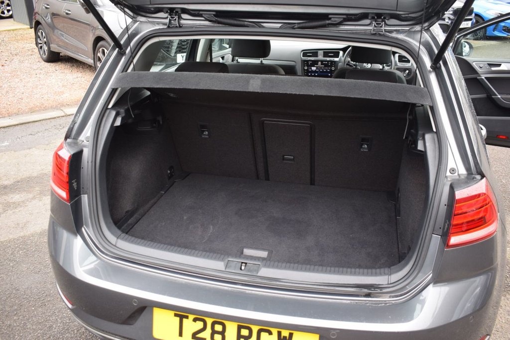 Used Volkswagen Golf 2017 for sale - 77905069: Photo 17