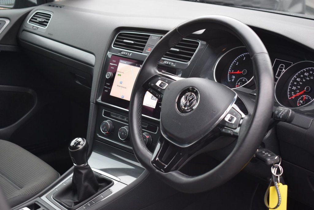 Used Volkswagen Golf 2017 for sale - 77905069: Photo 20