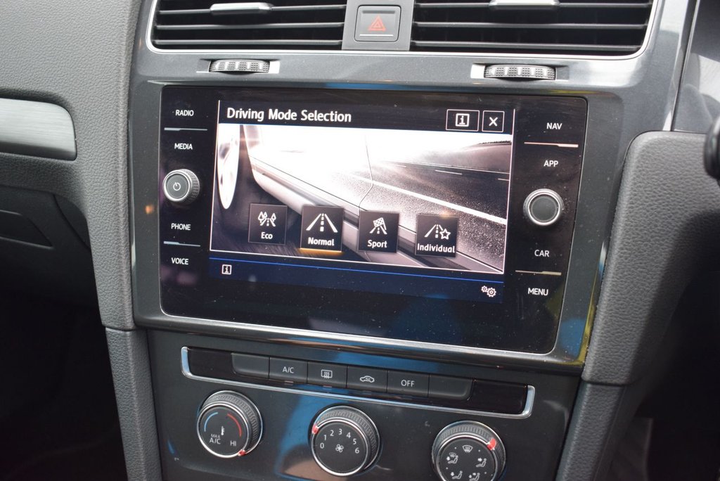 Used Volkswagen Golf 2017 for sale - 77905069: Photo 22