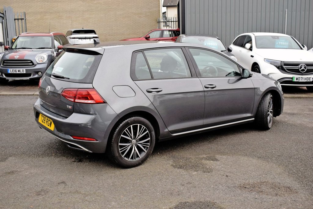 Used Volkswagen Golf 2017 for sale - 77905069: Photo 4