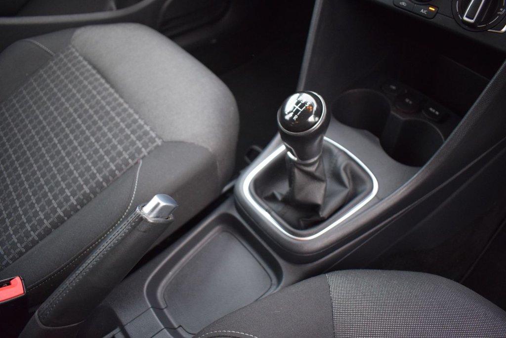 Used Volkswagen Polo 2015 for sale - 77139421: Photo 16