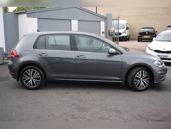 Used Volkswagen Golf 2018 for sale - 79812119: Photo