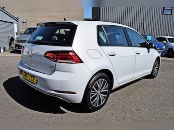 Used Volkswagen Golf 2017 for sale - 78330043: Photo