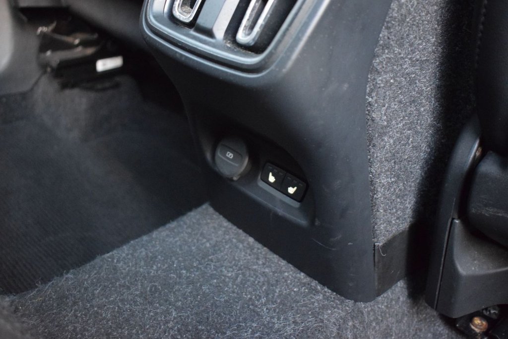 Used Volvo XC40 2018 for sale - 77936032: Photo 31