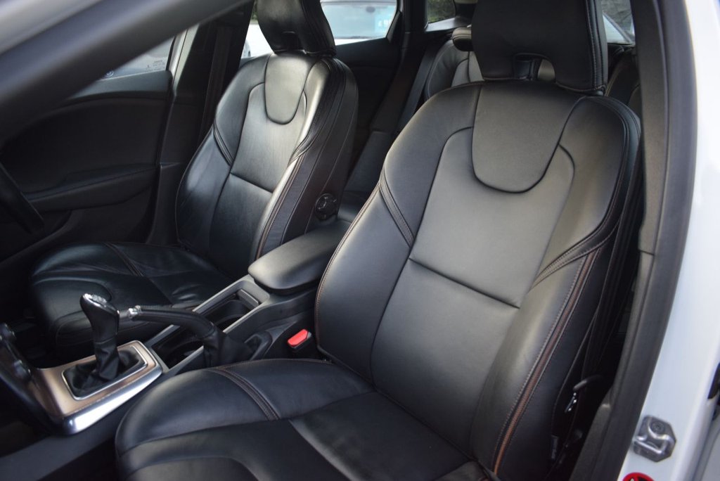 Used Volvo V40 2014 for sale - 76698070: Photo 12