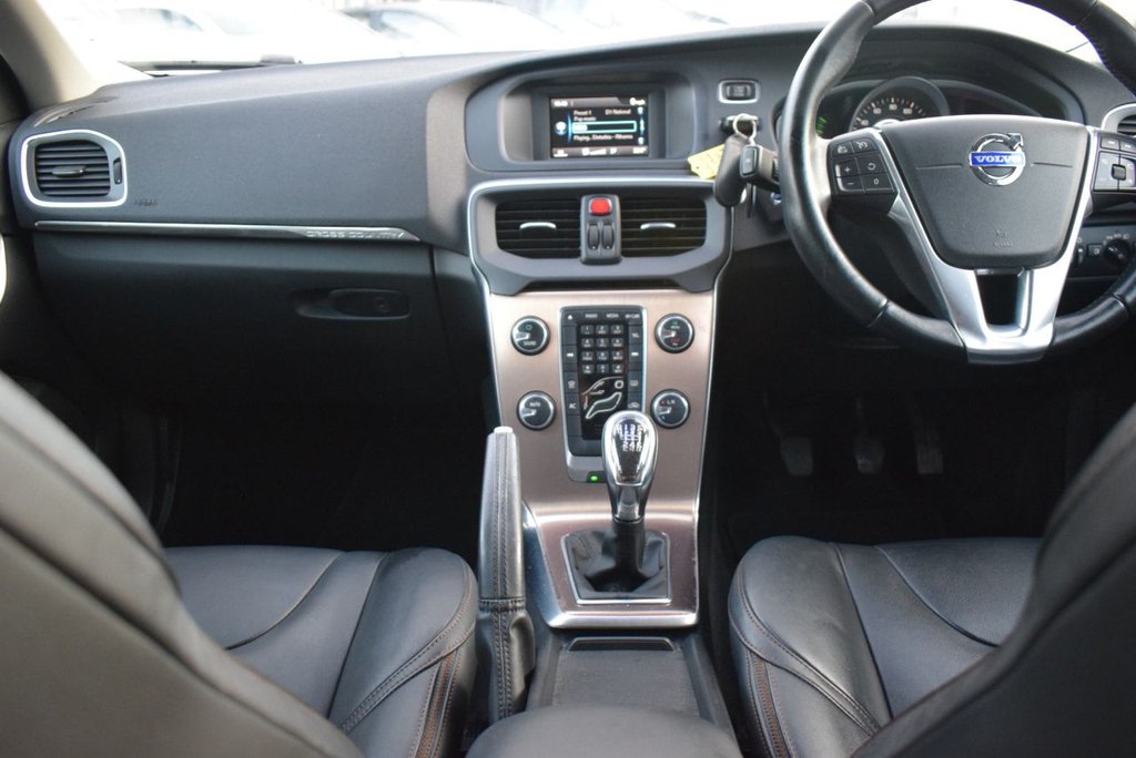 Used Volvo V40 2014 for sale - 76698070: Photo 15