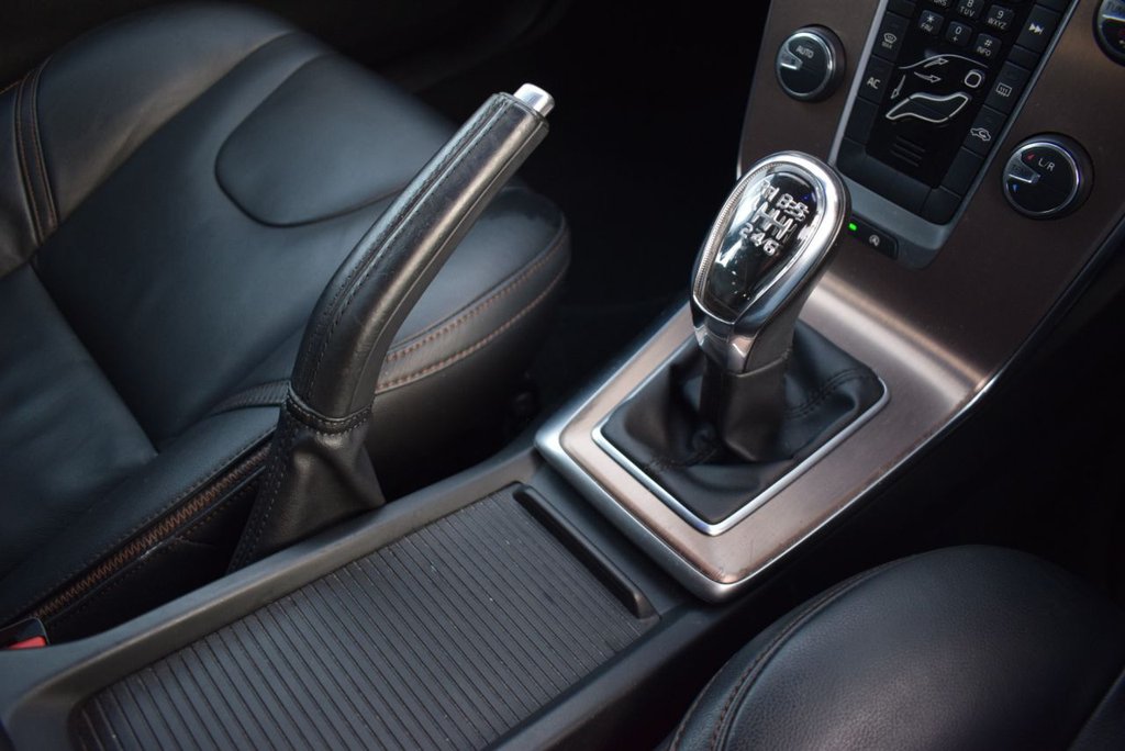 Used Volvo V40 2014 for sale - 76698070: Photo 16