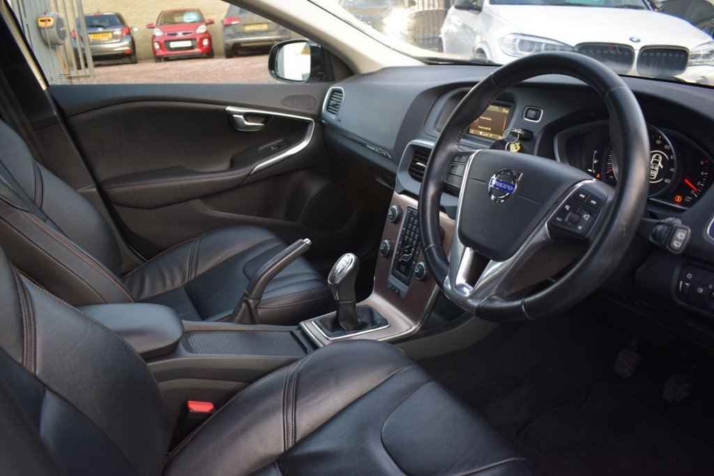 Used Volvo V40 2014 for sale - 76698070: Photo 20