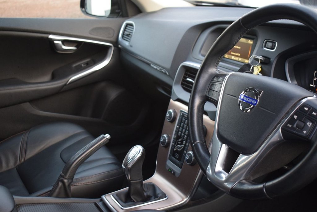 Used Volvo V40 2014 for sale - 76698070: Photo 21