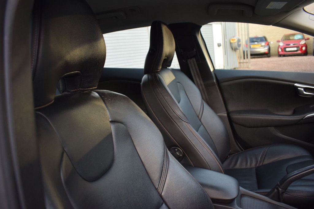 Used Volvo V40 2014 for sale - 76698070: Photo 22