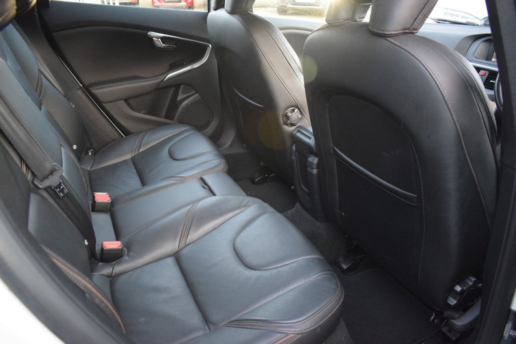 Used Volvo V40 2014 for sale - 76698070: Photo 23