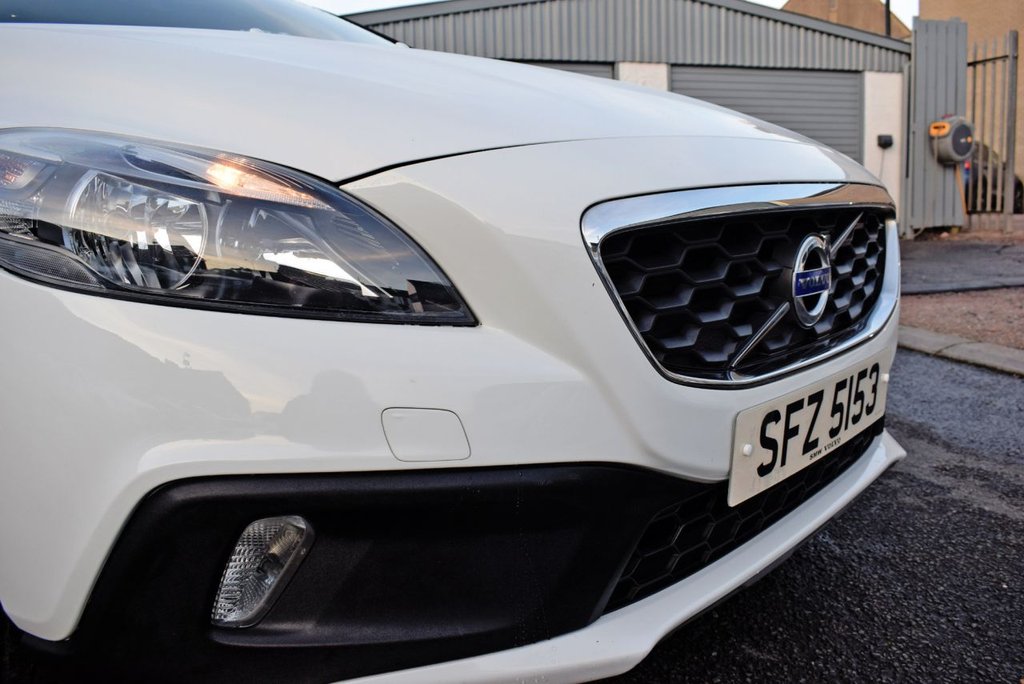 Used Volvo V40 2014 for sale - 76698070: Photo 8