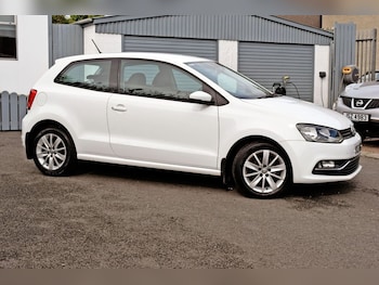 Used Volkswagen Polo 2015 for sale - 75973759: Photo
