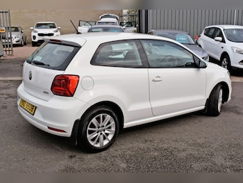 Used Volkswagen Polo 2015 for sale - 75973759: Photo