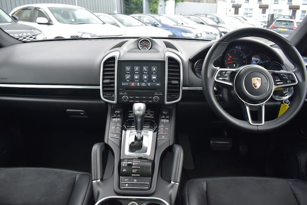 Used Porsche Cayenne 2018 for sale - 75654447: Photo 15