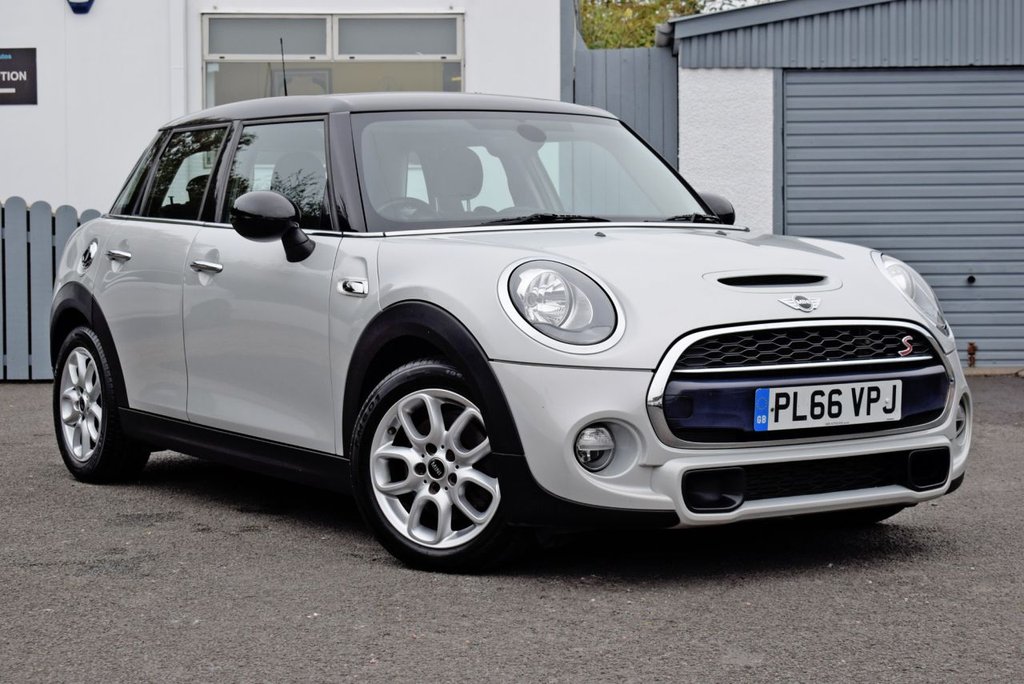 Used MINI Hatch 2017 for sale - 76256600: Photo 1