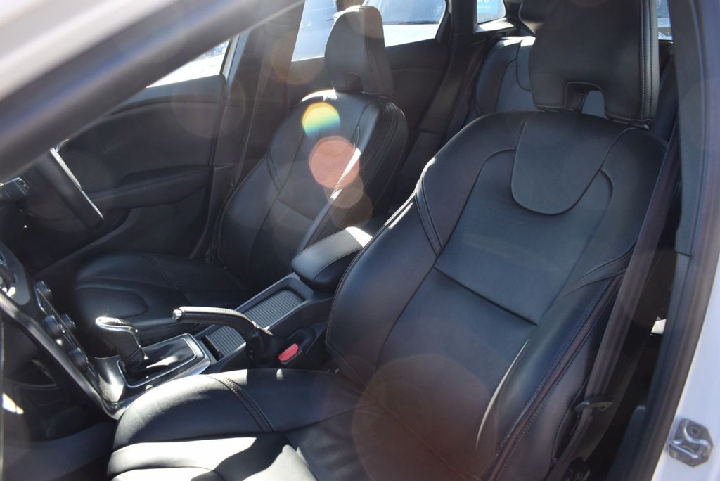 Used Volvo V40 2014 for sale - 78095929: Photo 14