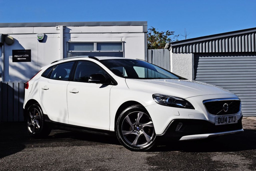 Used Volvo V40 2014 for sale - 78095929: Photo 2