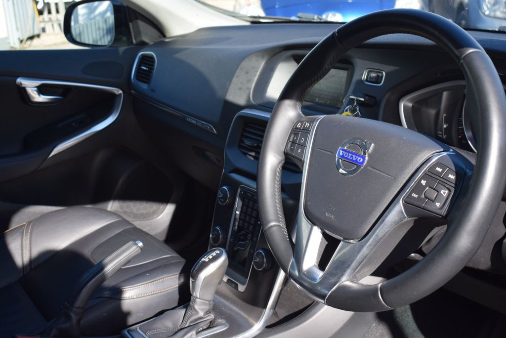 Used Volvo V40 2014 for sale - 78095929: Photo 22