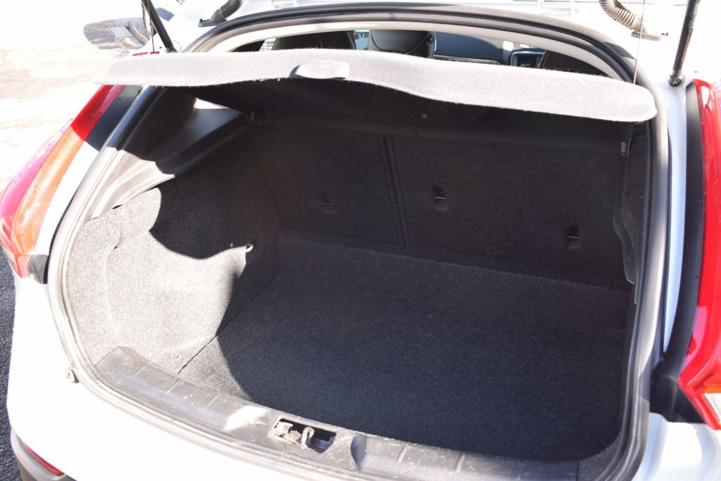 Used Volvo V40 2014 for sale - 78095929: Photo 25