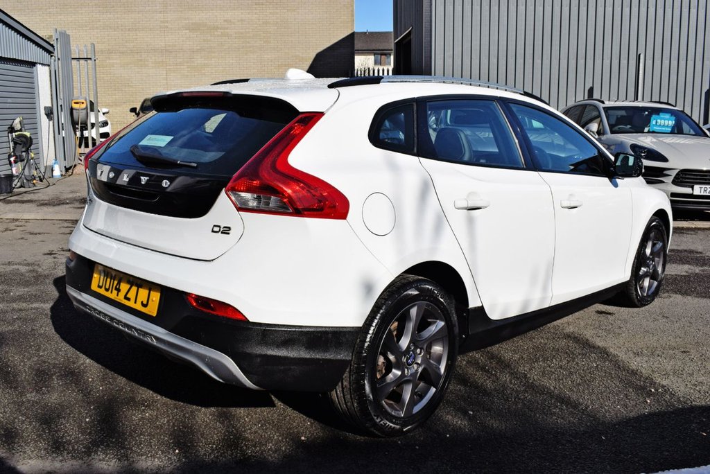 Used Volvo V40 2014 for sale - 78095929: Photo 4