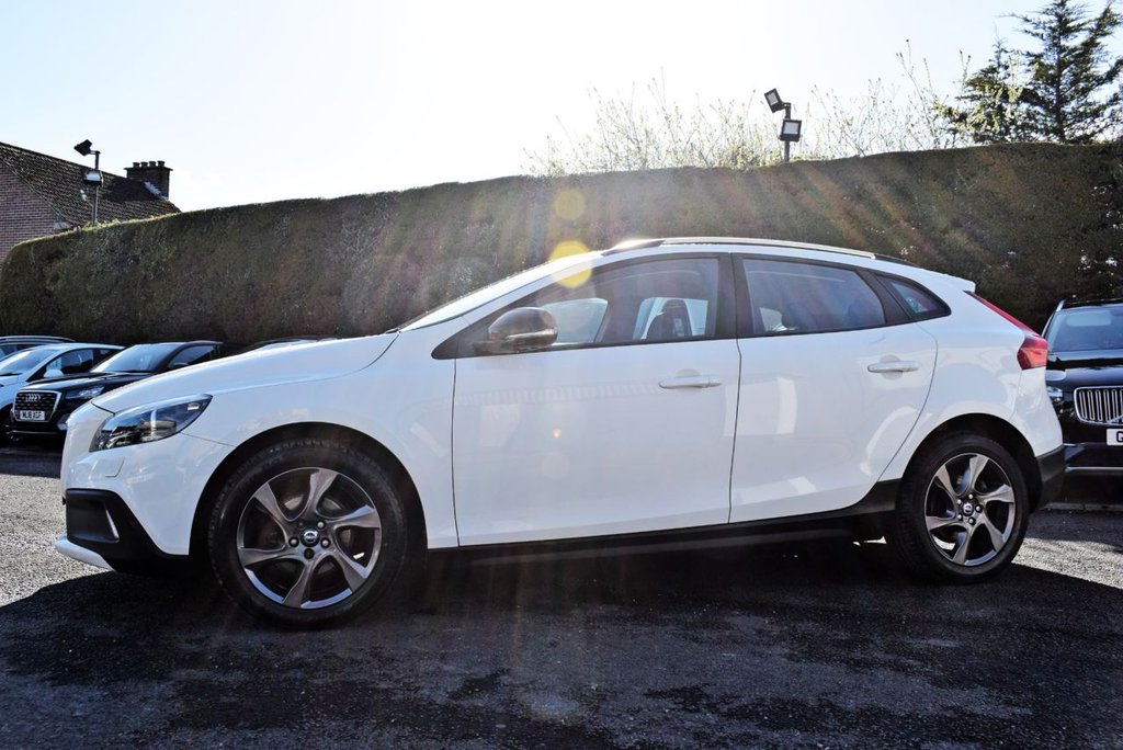 Used Volvo V40 2014 for sale - 78095929: Photo 7