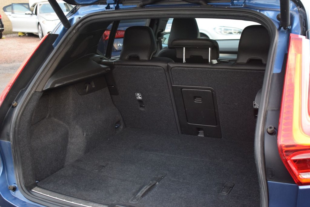 Used Volvo XC40 2018 for sale - 76724389: Photo 32