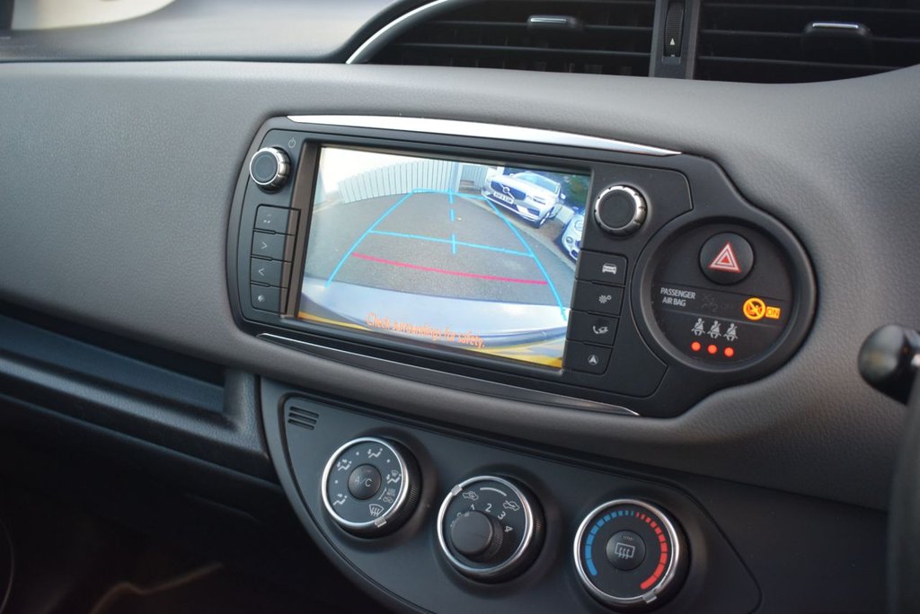 Used Toyota Yaris 2017 for sale - 76496255: Photo 17