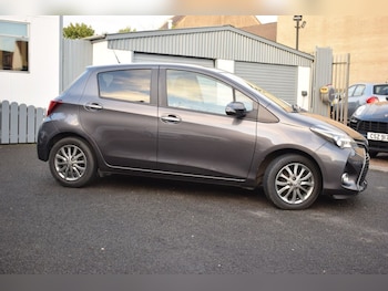 Used Toyota Yaris 2017 for sale - 76496255: Photo