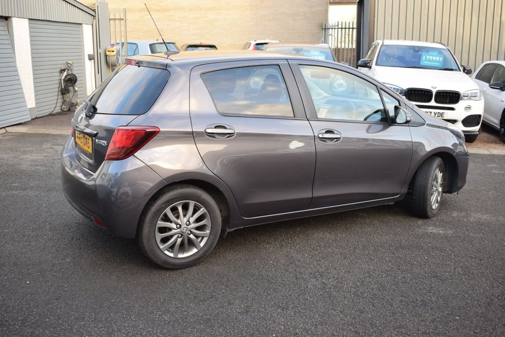 Used Toyota Yaris 2017 for sale - 76496255: Photo 4