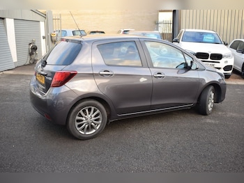 Used Toyota Yaris 2017 for sale - 76496255: Photo