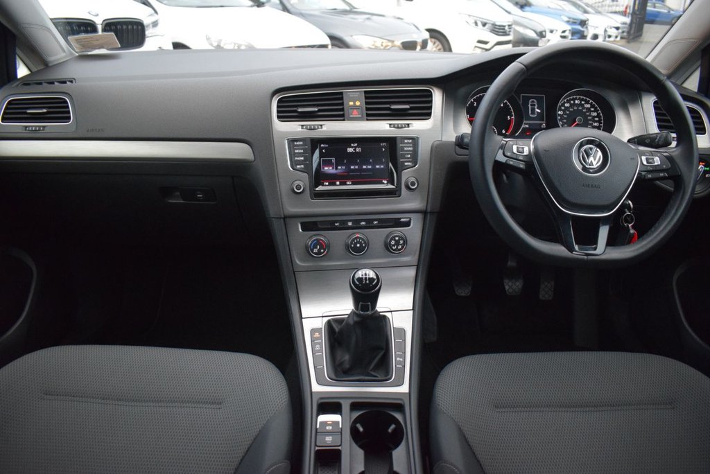 Used Volkswagen Golf 2014 for sale - 76923256: Photo 17