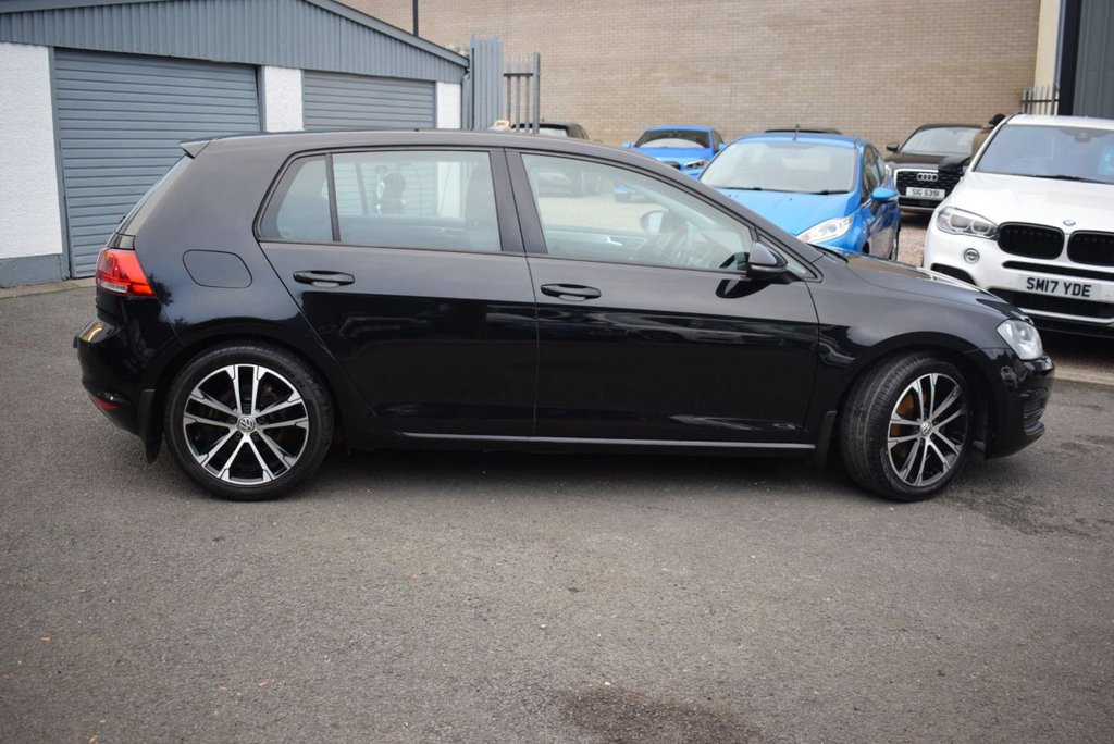 Used Volkswagen Golf 2014 for sale - 76923256: Photo 3