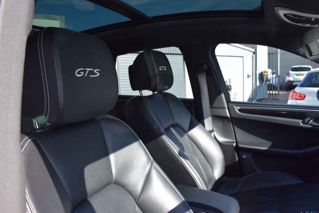 Used Porsche Macan 2018 for sale - 77806039: Photo 28