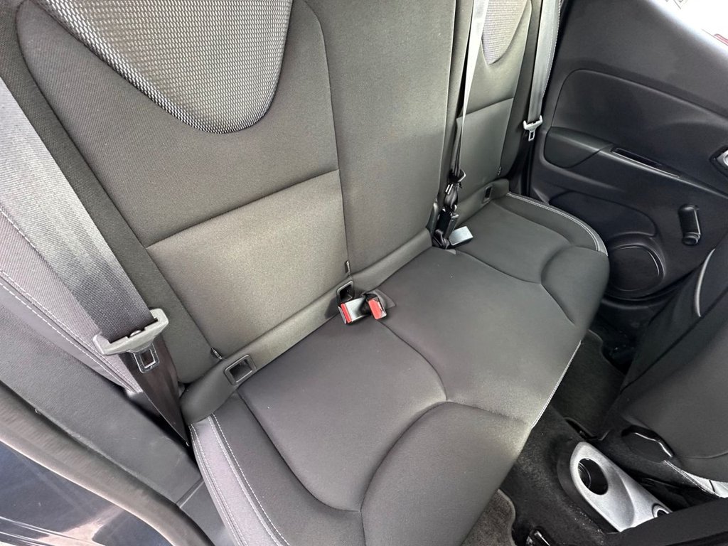 Used Renault Clio 2025 for sale - 76434097: Photo 15